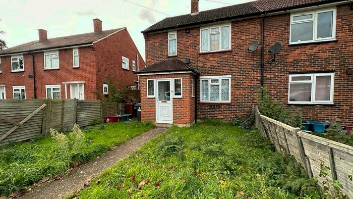 3 Bedroom Semi-Detached House To Rent In Cobham Road, Hounslow, TW5