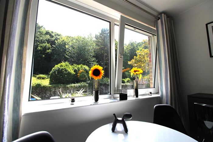1 Bedroom Apartment For Sale In Egypt Esplanade, Cowes, PO31