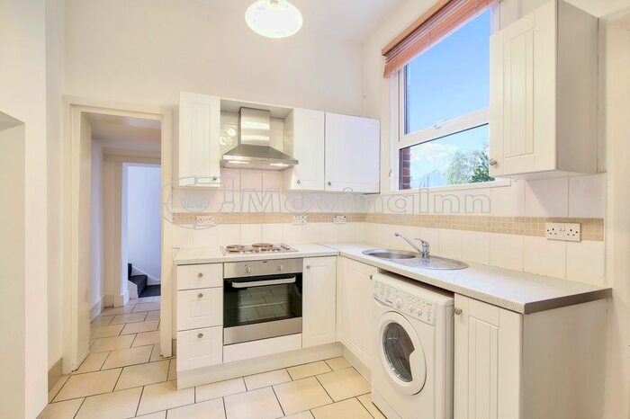 1 Bedroom Flat To Rent In Gleneldon Road, Streatham, SW16
