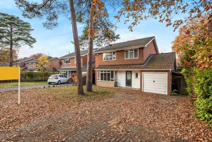 3 Bedroom Detached House To Rent In Windlesham, Surrey, GU20