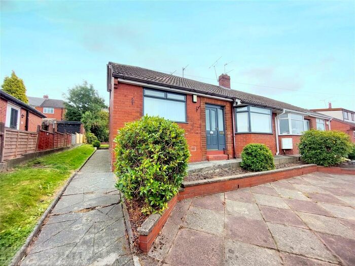 3 Bedroom Bungalow To Rent In Leesway, Lees, Oldham, Greater Manchester, OL4