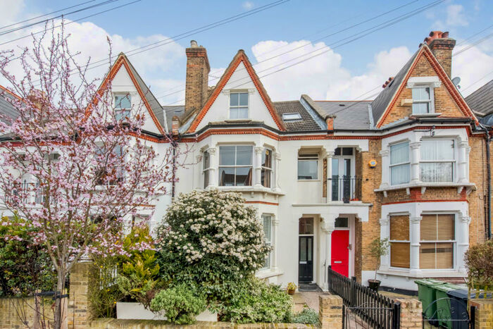 2 Bedroom Apartment To Rent In Romola Road, Herne Hill, London, SE24