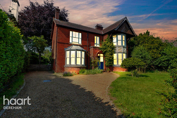 4 Bedroom Detached House For Sale In Norwich Road, Fakenham, NR21