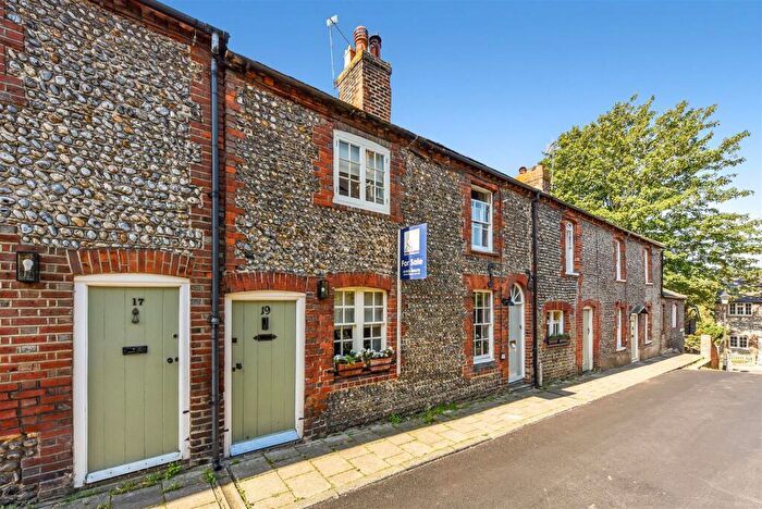 1 Bedroom Terraced House For Sale In Bond Street, Arundel, BN18