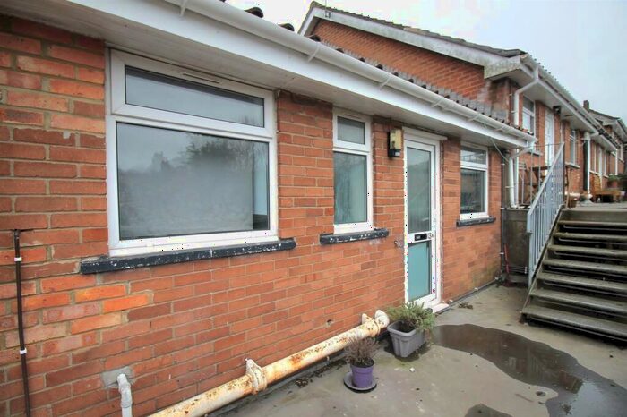 2 Bedroom Flat To Rent In Clarendon Road, Penylan, Cardiff, CF23