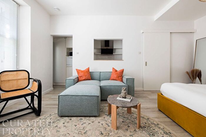 Studio To Rent In Earl's Court, SW5