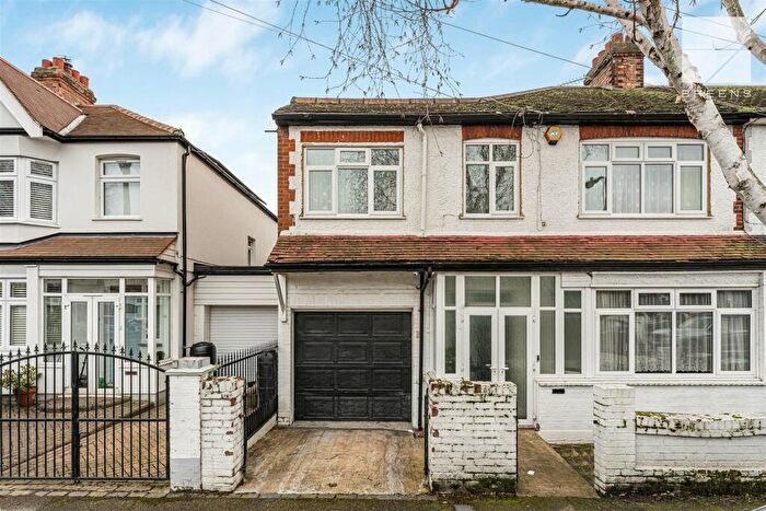 4 Bedroom End Of Terrace House For Sale In Loxham Road, London, E4