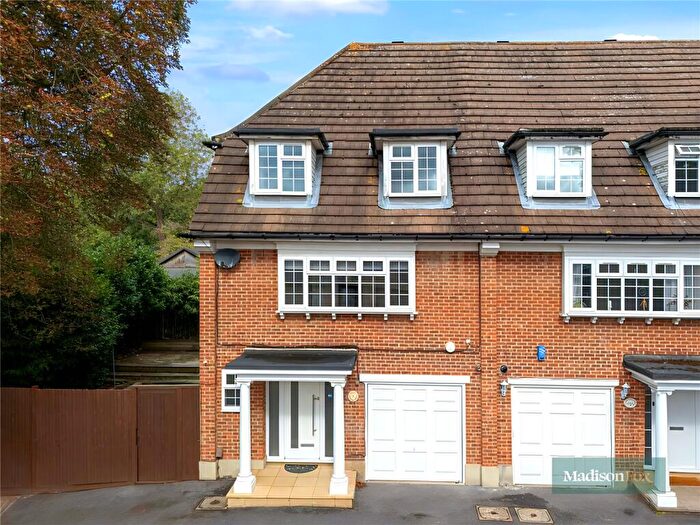 4 Bedroom End Of Terrace House For Sale In Swiss Cottage Place, High Road, Loughton, Essex, IG10