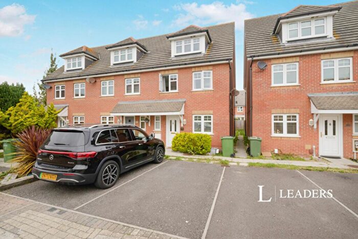 4 Bedroom House To Rent In Oakdene Road, PO4