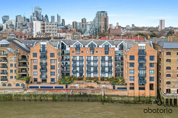 1 Bedroom Apartment For Sale In Wapping High Street, London, E1W