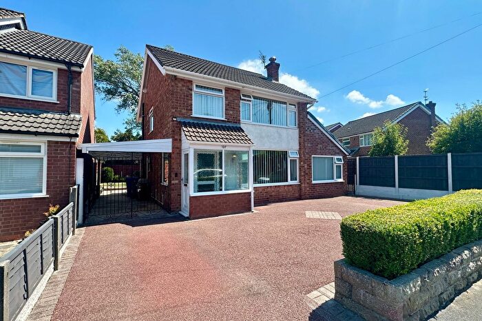 3 Bedroom Detached House For Sale In Baslow Drive, Heald Green, SK8