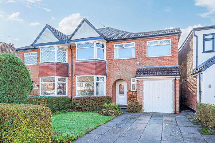 4 Bedroom Semi Detached House For Sale In Welford Road, Shirley, B90