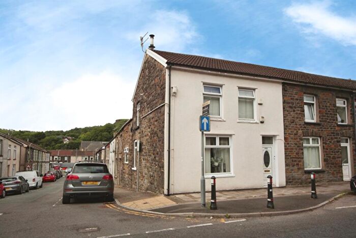 3 Bedroom End Of Terrace House For Sale In North Road, Porth, CF39