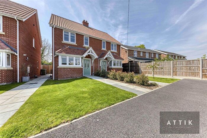 2 Bedroom Semi Detached House For Sale In London Road, Halesworth, IP19
