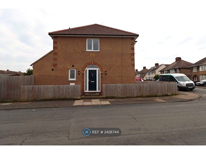 2 Bedroom End Of Terrace House To Rent In Fullingdale Road, Northampton, NN3