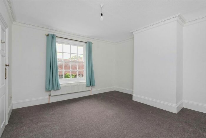 4 Bedroom Detached House To Rent In Forge Lane, Shorne, Gravesend, DA12