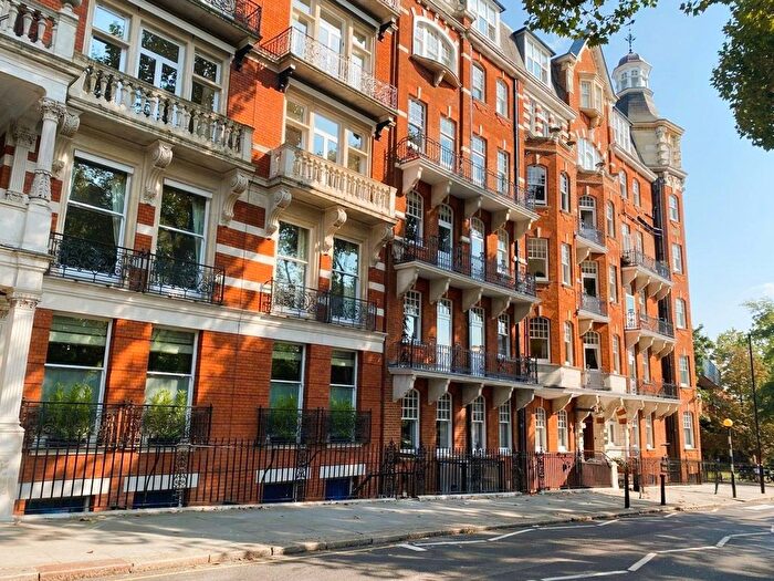 3 Bedroom Flat To Rent In Campden Hill Court, Campden Hill Road, London, W8