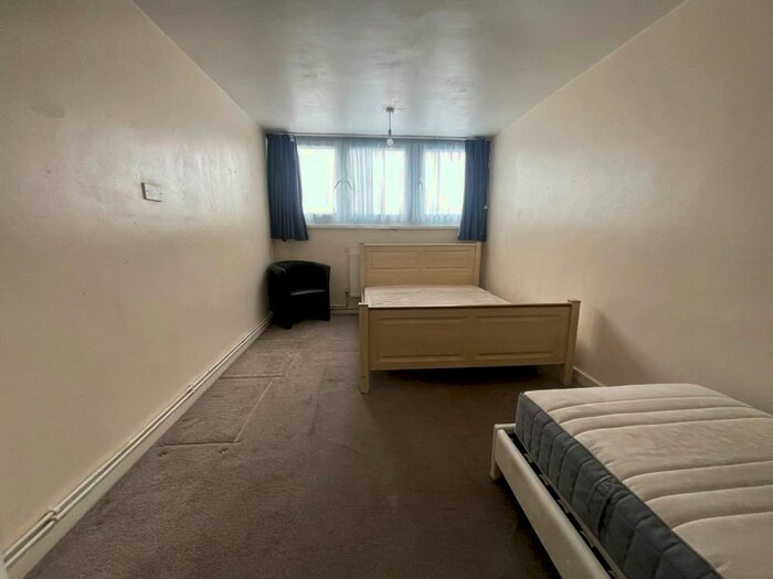 2 Bedroom Flat To Rent In Church Street, London, E15