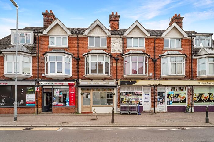 2 Bedroom Flat To Rent In The Broadway, Hadlow, TN11