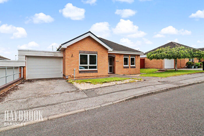 2 Bedroom Link Detached House For Sale In Pine Close, Hoyland, S74