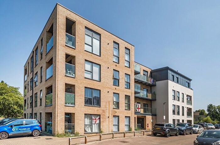 2 Bedroom Flat For Sale In Peony Drive, Mitcham Junction, Mitcham, CR4