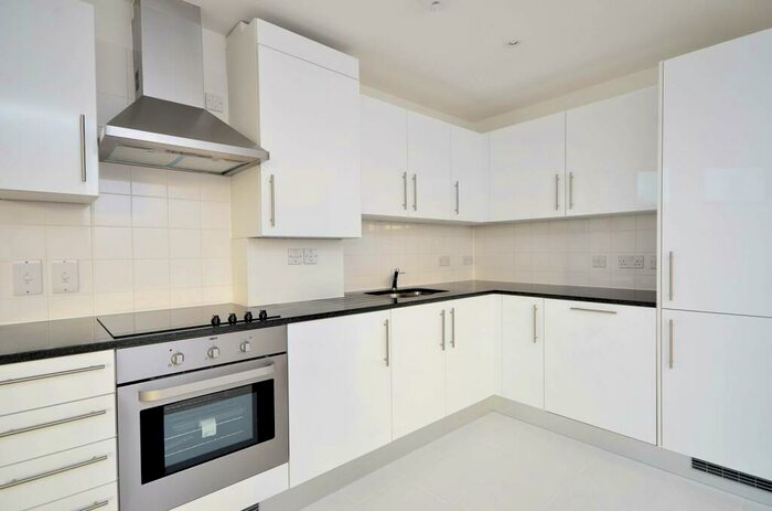 3 Bedroom Penthouse To Rent In Plumbers Row, Aldgate, London, E1