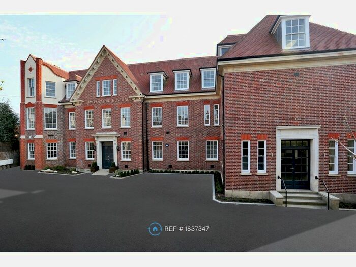 2 Bedroom Flat To Rent In Royal Wells Court, Tunbridge Wells, TN1