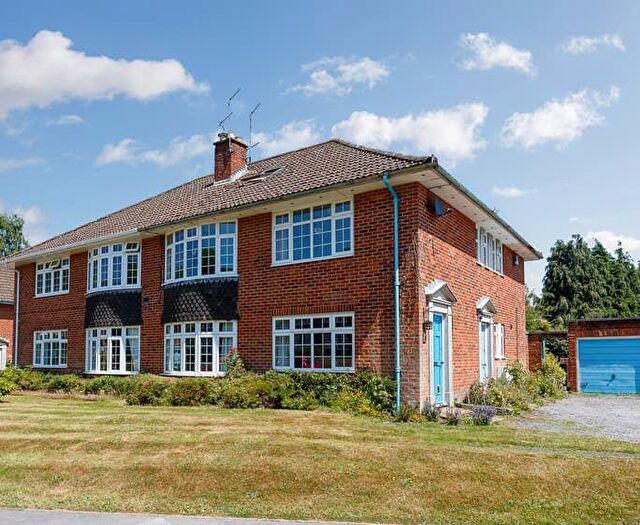 4 Bedroom Maisonette For Sale In Kings Close, Lyndhurst, Hampshire, SO43