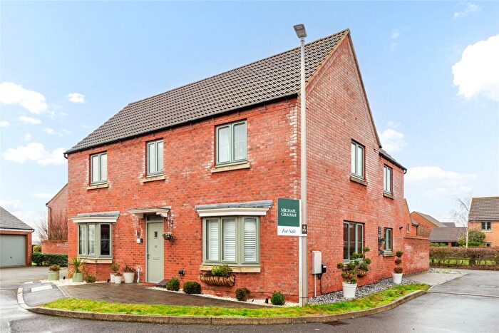 4 Bedroom Detached House For Sale In Fair Isle View, Oakridge Park, Milton Keynes, Buckinghamshire, MK14