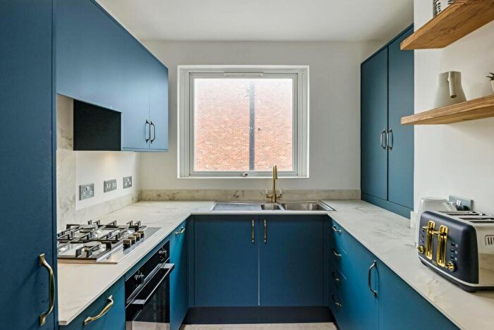 2 Bedroom Flat To Rent In Lordship Lane London, SE22