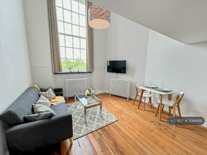 Studio To Rent In Mcdonald Road, Edinburgh, EH7