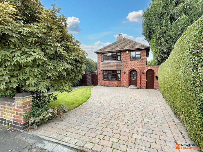 3 Bedroom Detached House For Sale In Cademan Street, Whitwick, LE67