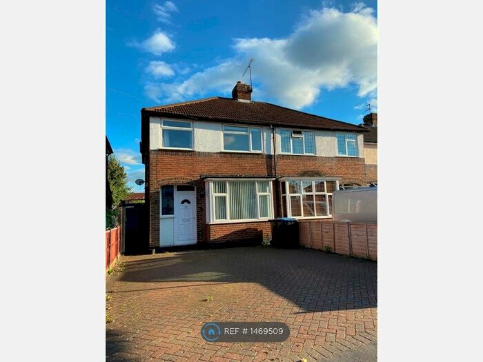 4 Bedroom Semi-Detached House To Rent In Heathcote Avenue, Hatfield, AL10