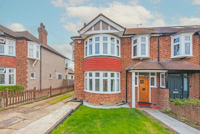 3 Bedroom Semi-Detached House To Rent In Cromford Way, New Malden, KT3