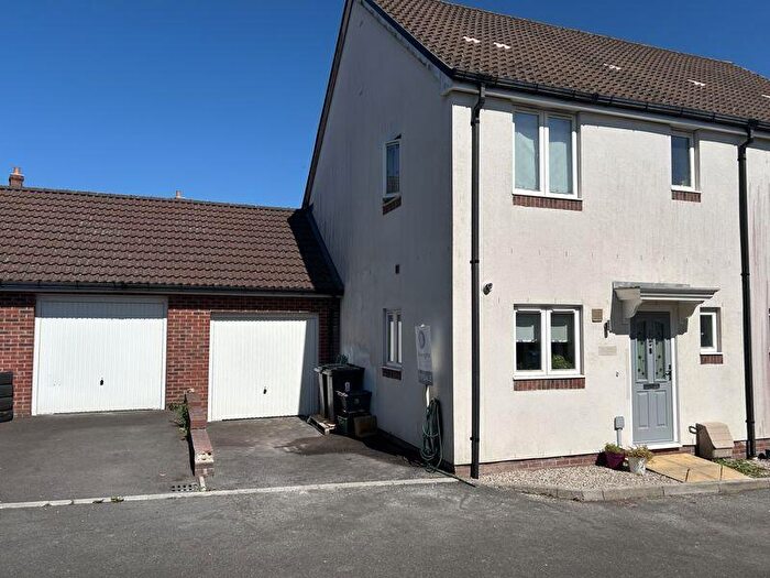 3 Bedroom Semi-Detached House For Sale In Legg Road, Shaftesbury, SP7