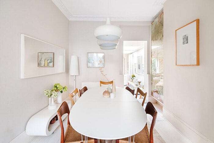 5 Bedroom Terraced House For Sale In Lillieshall Road, London, SW4
