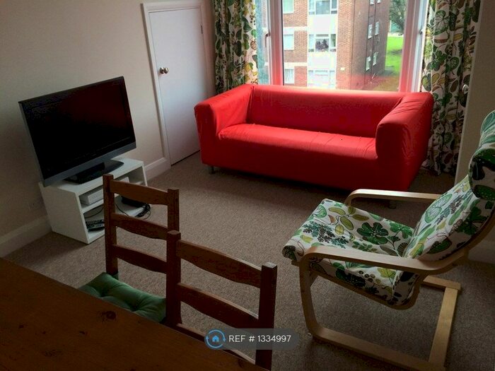 2 Bedroom Flat To Rent In Bounds Green, London, N22