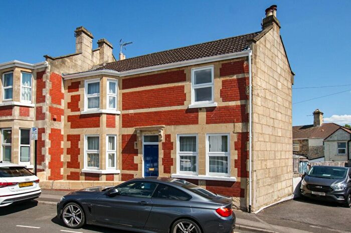 3 Bedroom Semi-Detached House For Sale In St. Johns Road, Bath, BA1