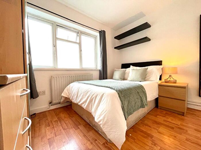 1 Bedroom Flat To Rent In Vallance Road, London, E1