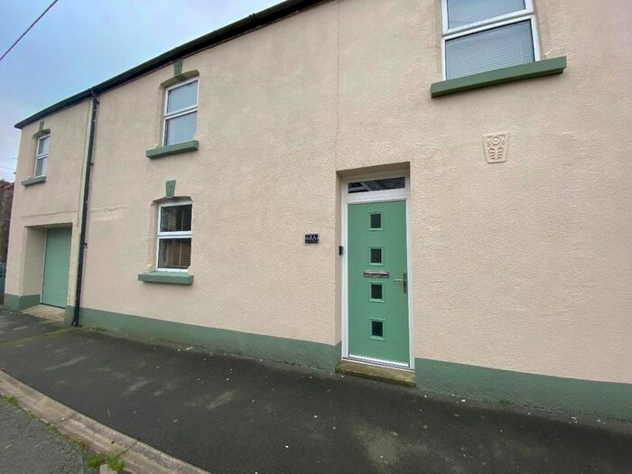 2 Bedroom Terraced House To Rent In North Street, Okehampton, EX20