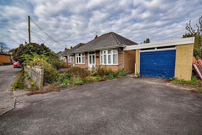 2 Bedroom Detached Bungalow For Sale In New Road, Dursley, GL11