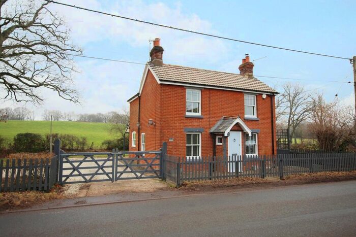 3 Bedroom Detached House For Sale In Winsor Road, Winsor, Southampton, SO40