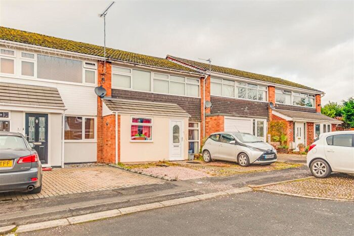 4 Bedroom Terraced House To Rent In Meadow Close, Neston, Cheshire, CH64