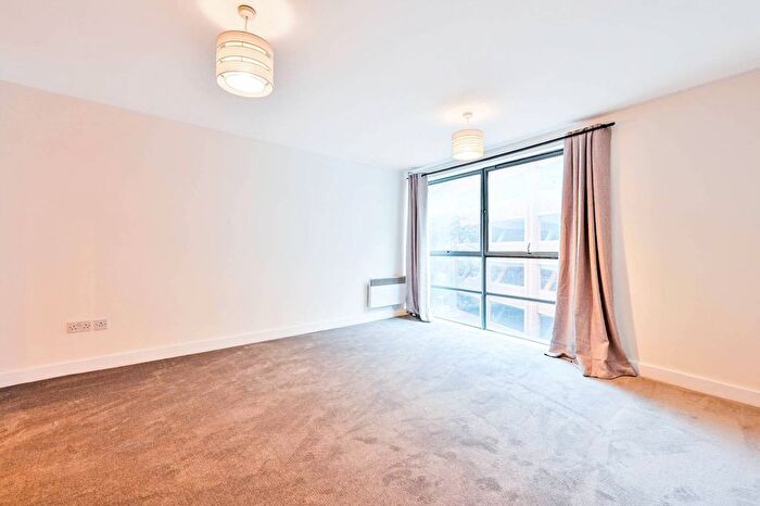 1 Bedroom Flat For Sale In Avanté Court, Kingston, Kingston Upon Thames, KT1