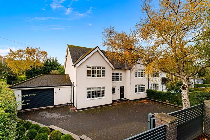 5 Bedroom Semi Detached House To Rent In Heyes Lane, Alderley Edge, SK9