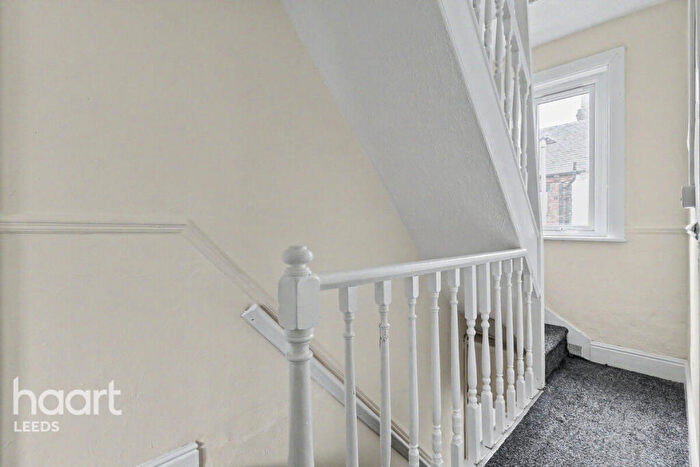 4 Bedroom Terraced House For Sale In Victoria Grove, Leeds, LS9