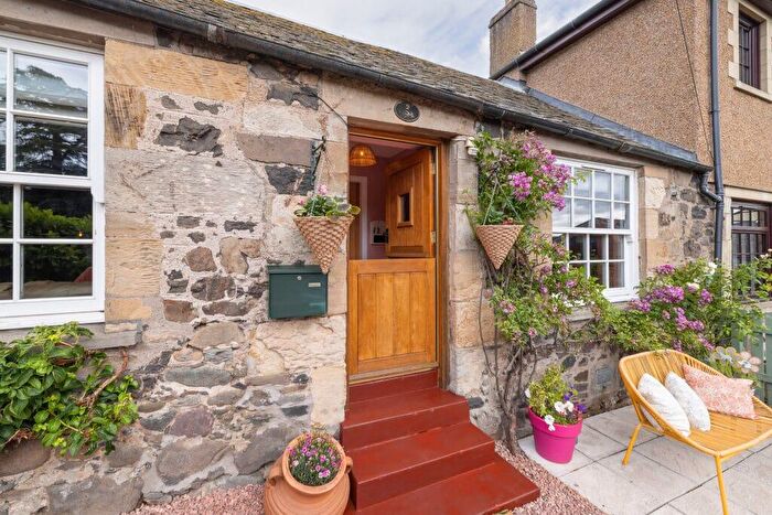 2 Bedroom Cottage For Sale In Luthriebank Cottages, Luthrie, KY15