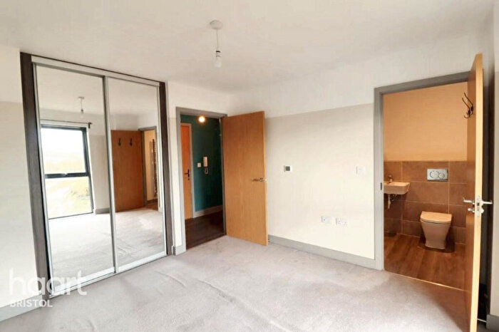 2 Bedroom Flat For Sale In Paintworks, Bristol, BS4