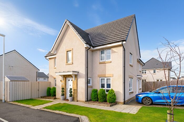 3 Bedroom Semi-detached Villa For Sale In Lochleven Crescent, Kilmarnock, KA3