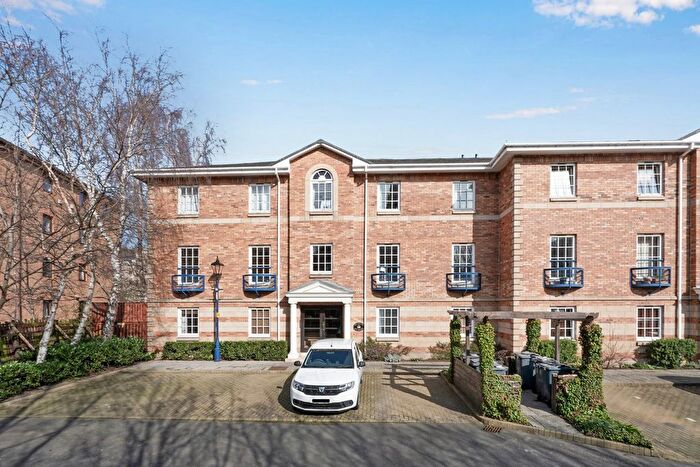 2 Bedroom Flat For Sale In / Sheriff Bank, The Shore, Edinburgh, EH6